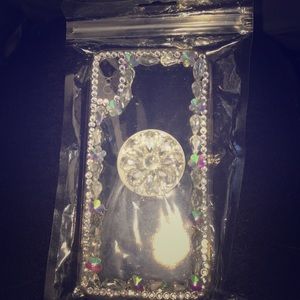 iPhone XR phone case with pop socket (bran new)🥰